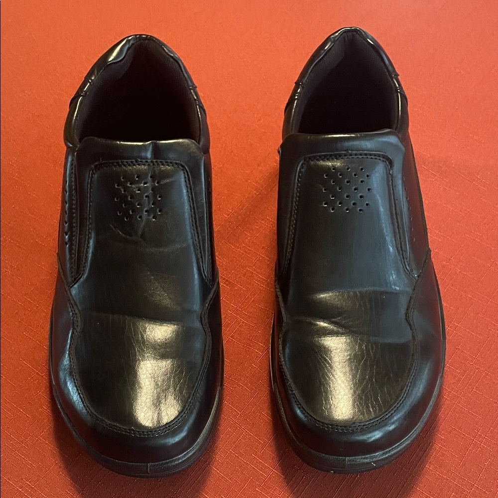 Soft Stags Men’s Slip on loafers - size 11 EEE